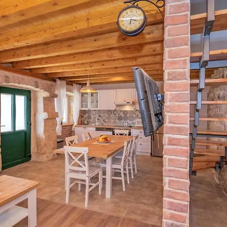 Holiday home Gorgeous In Ricice With View Ricice (Prolozac)